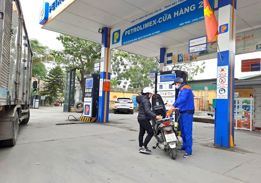 Giá xăng dầu tiếp tục tăng