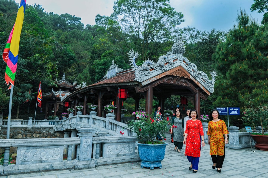 Mùa lễ hội đang tạo không gian cho Cuộc thi ảnh 'Khoảnh khắc di sản Yên Tử - Vĩnh Nghiêm - Côn Sơn, Kiếp Bạc'