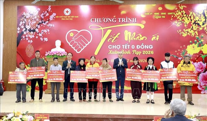 Hơn 1,3 triệu phần quà Tết Nhân ái 2026 đến với người dân cả nước