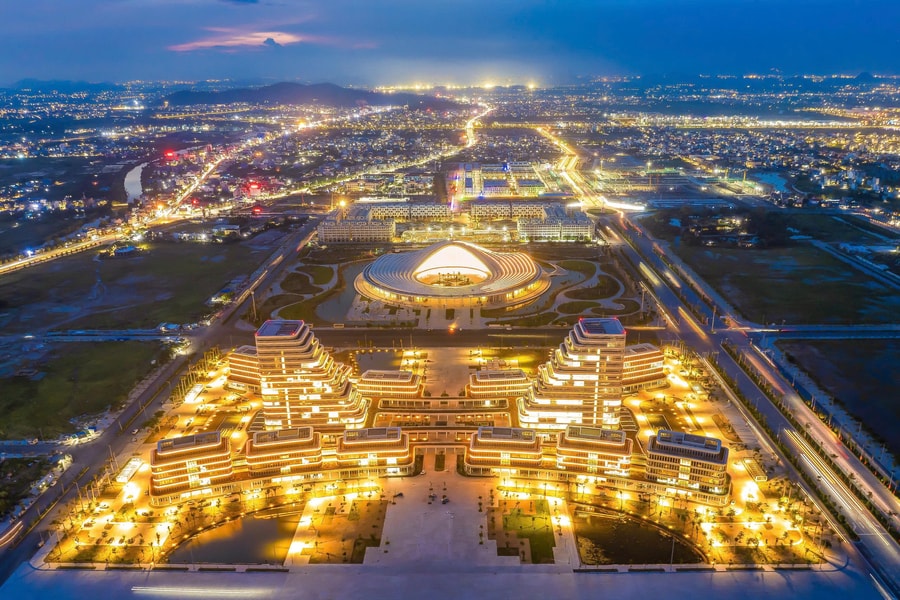 A major city demands long-term vision and broad thinking