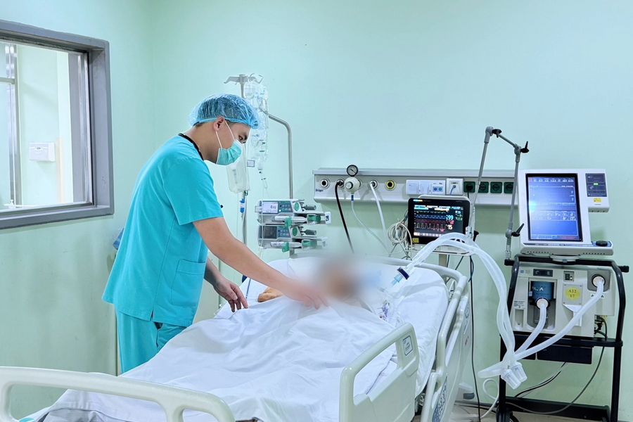 Thanh niên hôn mê sâu do ngộ độc thuốc lá điện tử