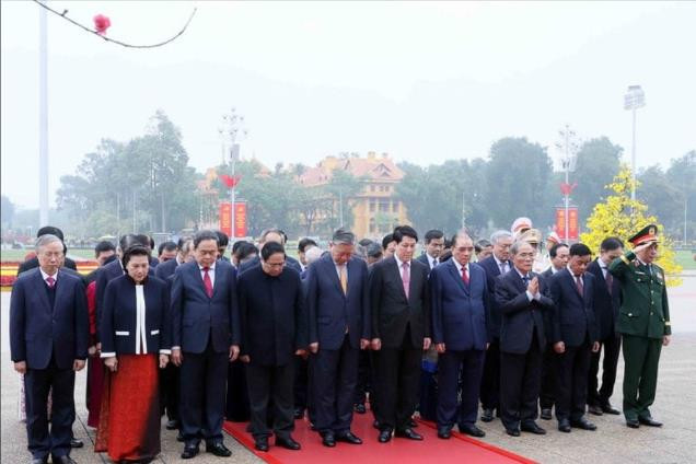 Lãnh đạo Đảng, Nhà nước vào Lăng viếng Bác nhân dịp Tết Nguyên đán Bính Ngọ