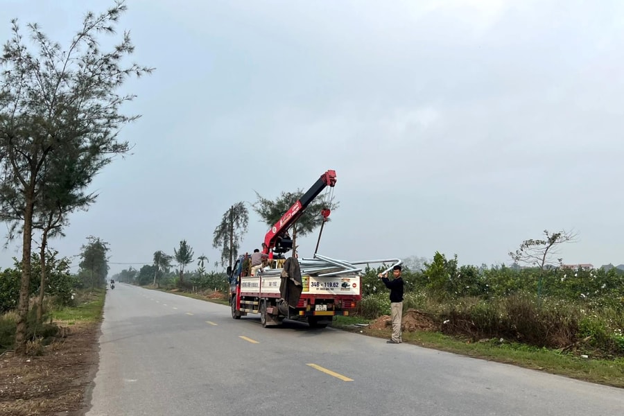 Xã Hà Bắc thắp sáng đường dẫn cầu Sông Hương