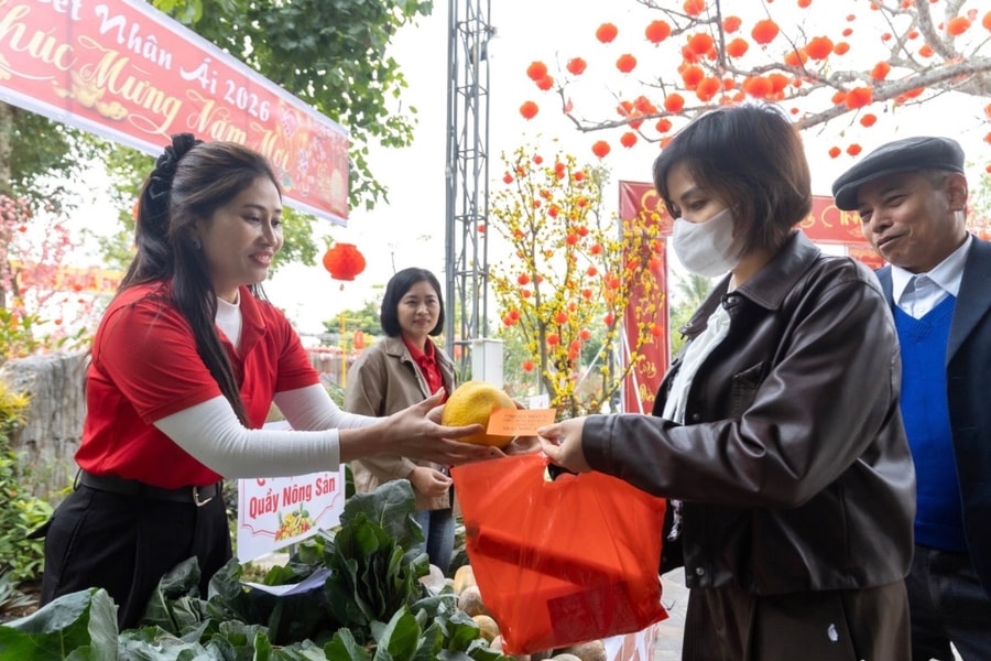 Nearly VND 34 billion in Tet gifts presented to 56,000 Hai Phong residents