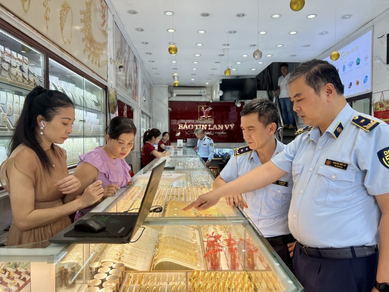 Ngành thuế cảnh báo nguy cơ tiêu cực ở mảng trước bạ nhà đất, vàng bạc