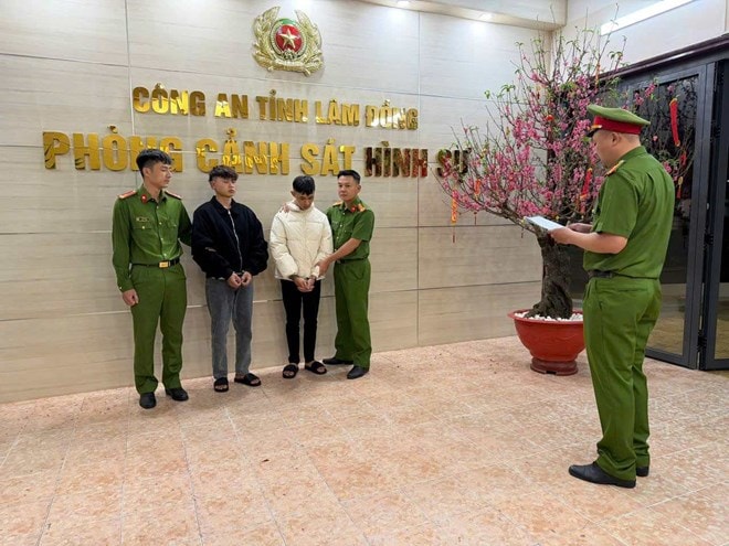 Hai đối tượng cướp giật tại tiệm vàng đêm giao thừa