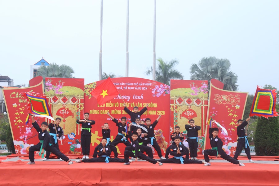 120 võ sinh biểu diễn võ thuật, lân sư rồng mừng Đảng - mừng Xuân 2026