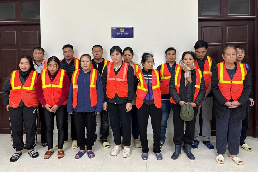 Triệt phá ổ nhóm đánh bạc trên sông Hồng
