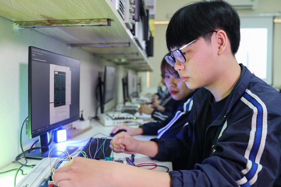 Hai trường đại học lớn bỏ tuyển thẳng thí sinh đạt giải thi khoa học kỹ thuật