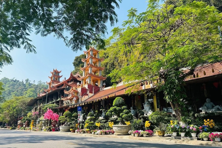 Chùa Hang - tọa độ lịch sử nơi Phật giáo theo đường biển vào đất Việt