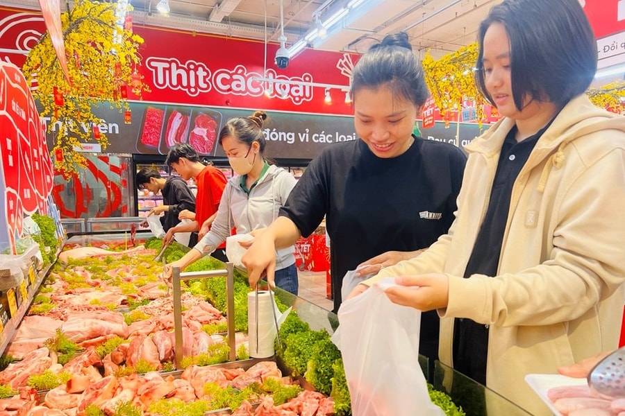 Giá thực phẩm giảm nhẹ, thị trường sau Tết sớm nhộn nhịp