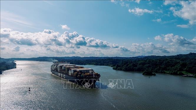 Panama chính thức tiếp quản 2 cảng biển huyết mạch
