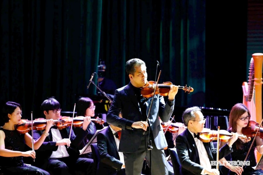 New Year Concert 2026 sẽ diễn ra vào 20 giờ tối nay tại Nhà hát Hoa Phượng