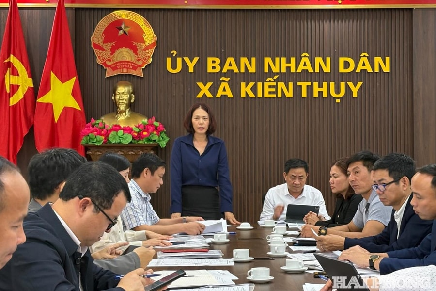 10 đội tham gia môn đua thuyền truyền thống chào mừng Đại hội Thể dục thể thao thành phố Hải Phòng