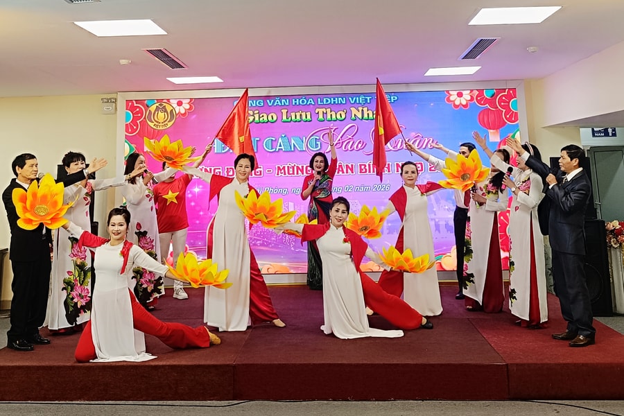 Chương trình giao lưu thơ - nhạc 'Đất Cảng vào Xuân'