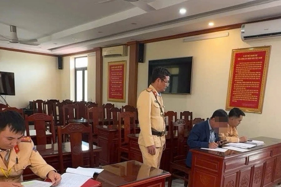 Phạt gần 40 triệu đồng tài xế và cơ quan sở hữu xe biển xanh