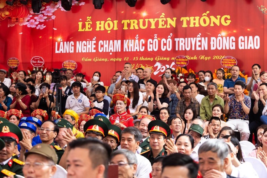 Náo nức trẩy hội Đông Giao sau 32 năm vắng bóng
