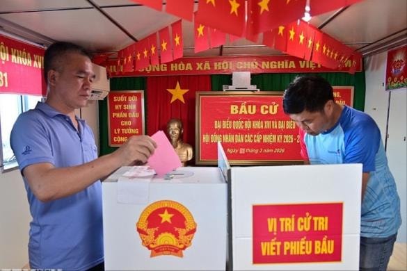 Nhiều đơn vị trên biển thực hiện bầu cử sớm