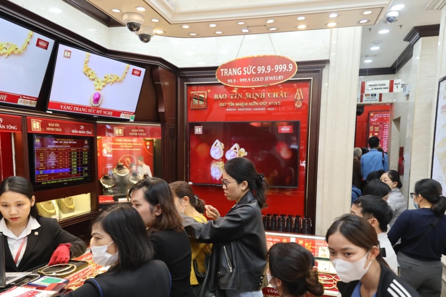Giá vàng quay đầu giảm mạnh