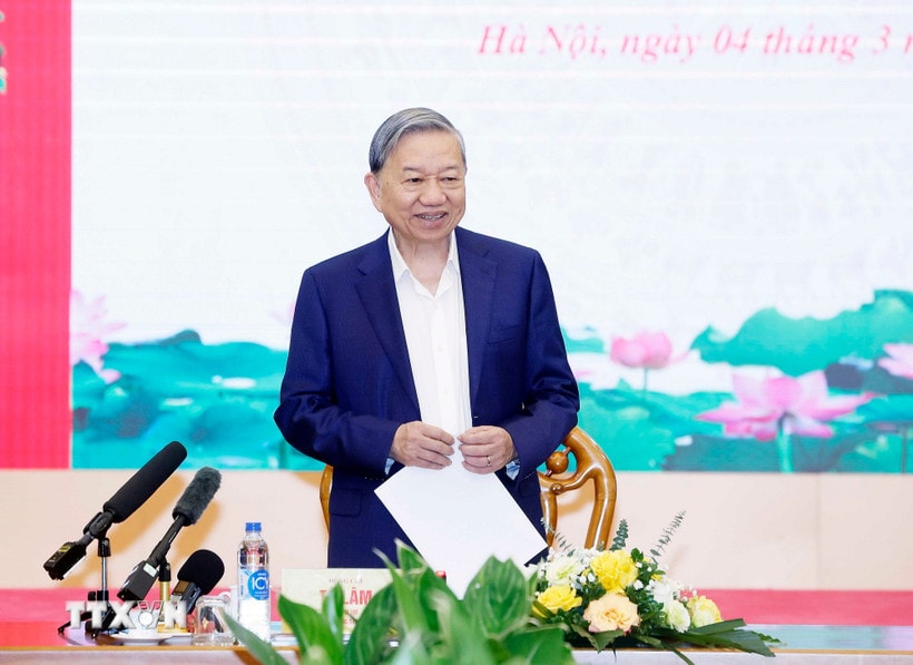 Công tác chính trị, tư tưởng phải thực sự đi trước mở đường