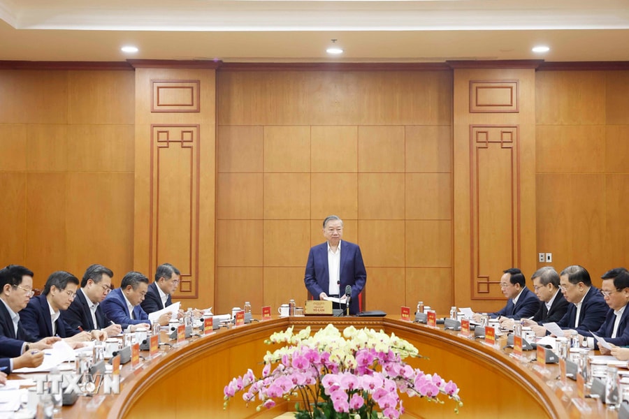 Khắc phục tình trạng 'thừa người quen việc cũ nhưng thiếu người làm việc mới'