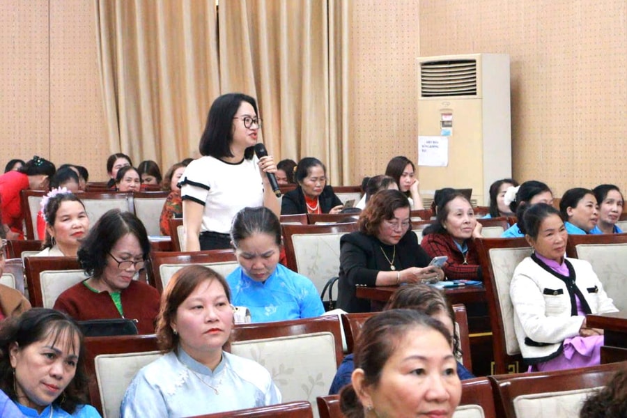 Trang bị kiến thức bầu cử cho cán bộ Hội Phụ nữ đơn vị bầu cử số 6