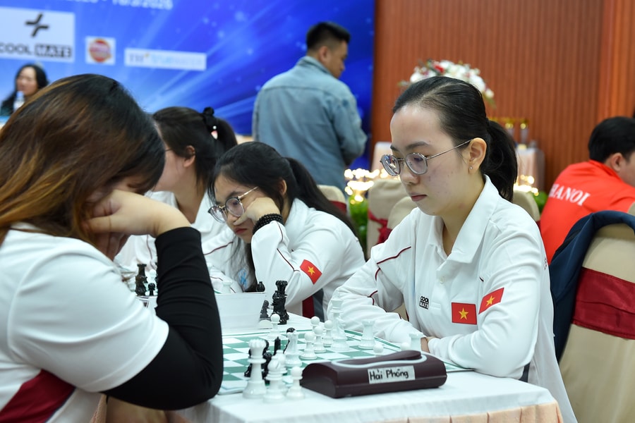 Đại kiện tướng và kỳ thủ trẻ so tài tại Giải cờ vua vô địch quốc gia 2026 tại Hải Phòng