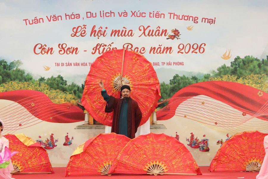 Nghệ thuật truyền thống níu chân du khách tại lễ hội Côn Sơn - Kiếp Bạc