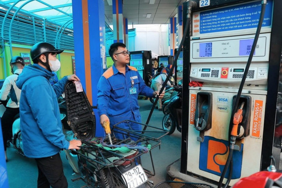 Bộ Công thương nêu lý do 'xả mạnh quỹ bình ổn' giá xăng dầu vẫn tăng