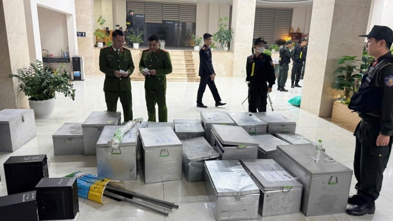 Bắt giám đốc công ty Quan Minh cùng nhiều vũ khí quân dụng và ma túy