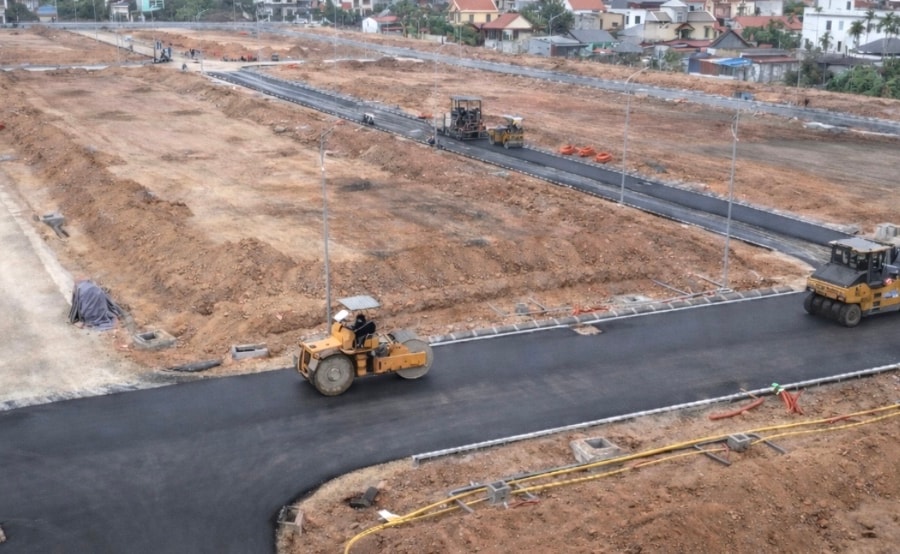 Duong Kinh resettlement area races to completion