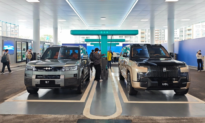 Xe điện BYD đẩy mạnh trạm sạc siêu nhanh, cạnh tranh trực tiếp mô hình đổi pin