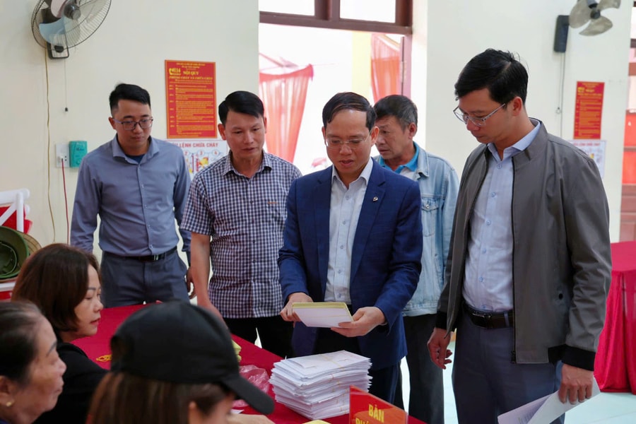 Những người thầm lặng phía sau ngày bầu cử
