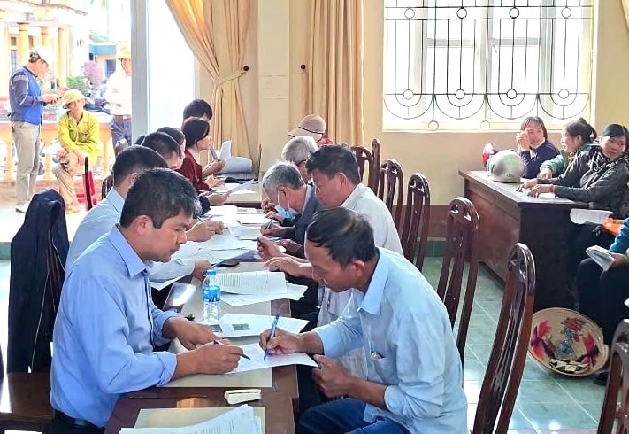 Gần 2.000 hộ dân nhận tiền hỗ trợ, bồi thường dự án khu công nghiệp Kim Thành 2