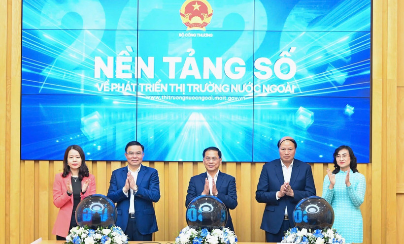 Khai trương nền tảng số về phát triển thị trường nước ngoài