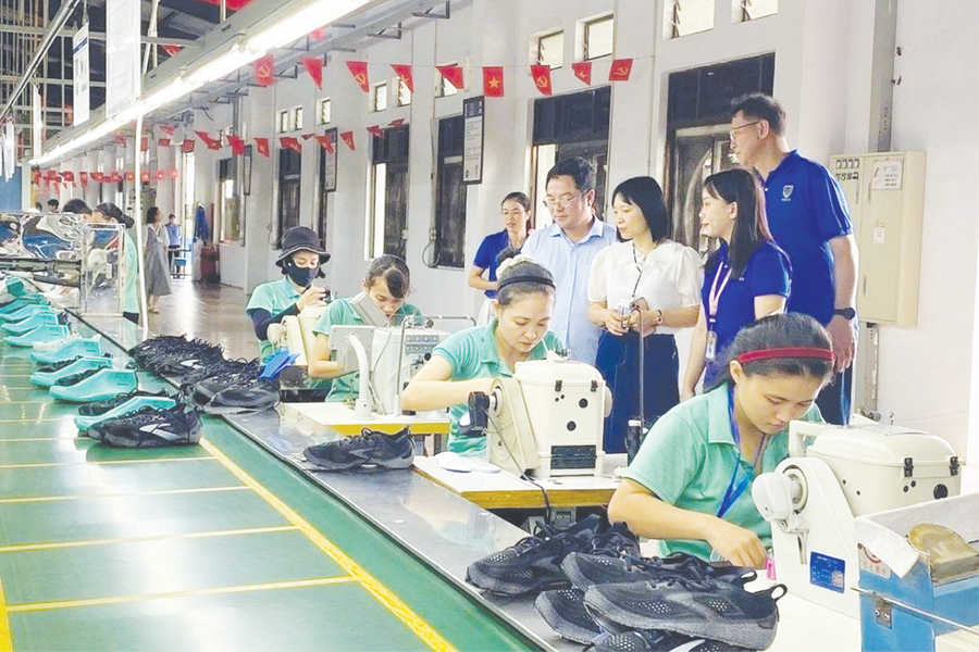 Phát huy vai trò, vị thế và trách nhiệm của người đại biểu chuyên trách - 'điểm tựa' quan trọng để các quyết sách sát thực tiễn