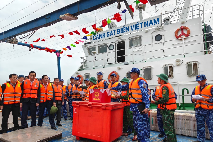 Đến 15 giờ ngày 14/3, 100% số cử tri đặc khu Bạch Long Vĩ đã bỏ phiếu bầu cử
