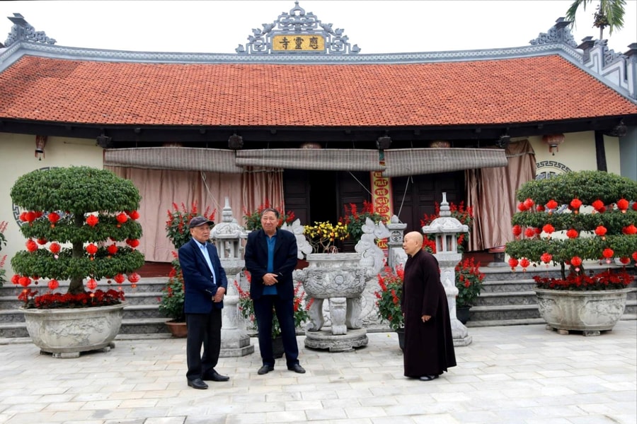 Về thăm chùa cổ Vạn Tuế ở Hà Bắc