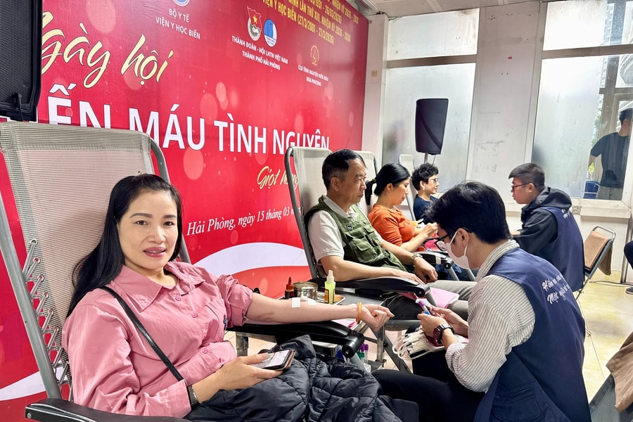 Ngày hội hiến máu tình nguyện 'Giọt hồng nhân ái' thu về 402 đơn vị máu