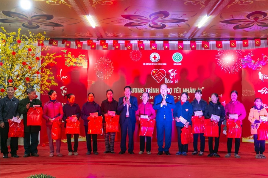 Phong trào 'Tết Nhân ái' 2026 huy động gần 897 tỷ đồng