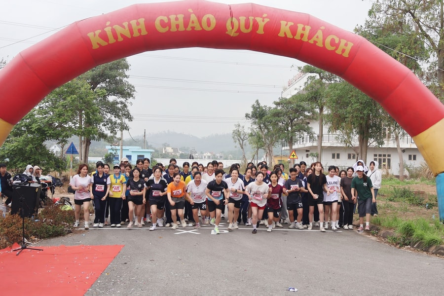 Hơn 400 vận động viên tham gia giải chạy SDU Running 2026