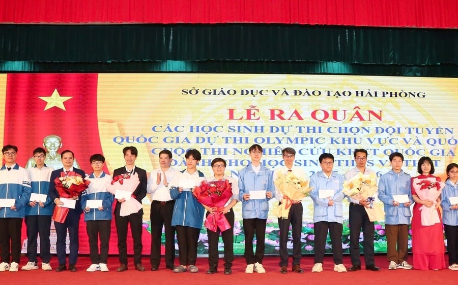 Hai Phong launches team for International Olympiads and Science-Technology Competition