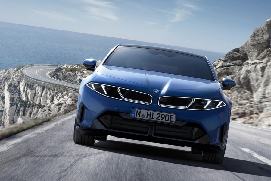 BMW ra mắt mẫu xe điện mới cạnh tranh với Tesla