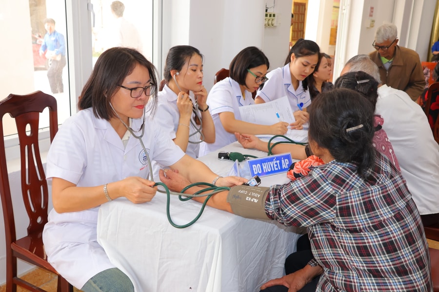 Nhiều chính sách hỗ trợ, thu hút sinh viên lĩnh vực y tế dự phòng