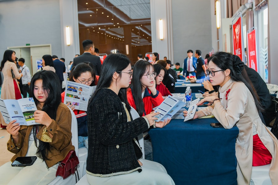 Khoảng 2.500 học viên tham gia ngày hội du học Hàn Quốc