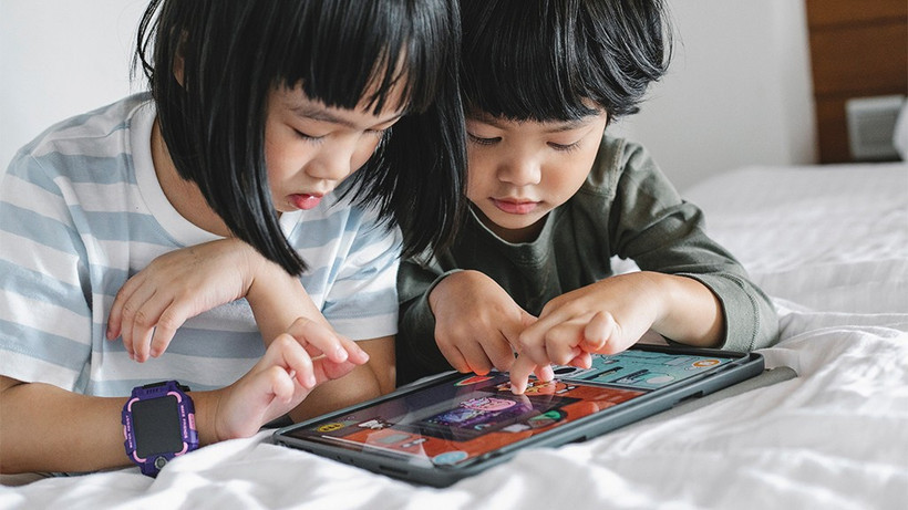 Bảo vệ, hỗ trợ trẻ em phát triển lành mạnh và tích cực trên môi trường mạng