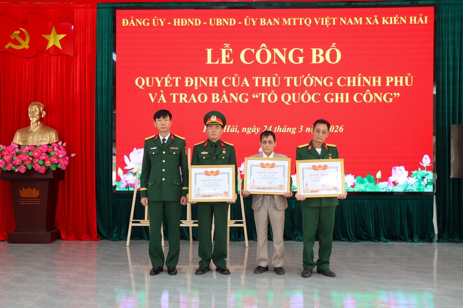 Truy tặng bằng 'Tổ quốc ghi công' đối với 3 liệt sĩ tại xã Kiến Hải