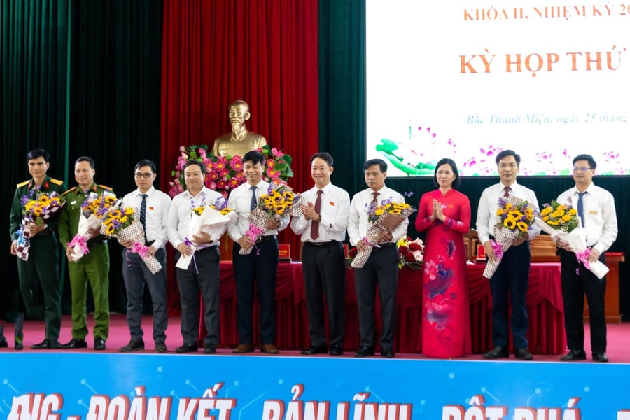 Kiện toàn bộ máy lãnh đạo, xã Bắc Thanh Miện nhiệm kỳ mới