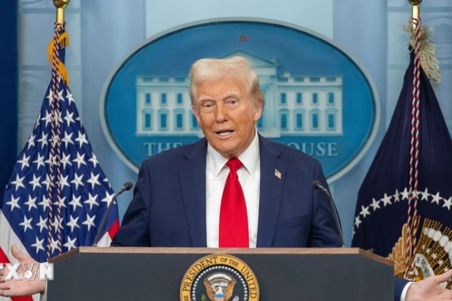 Tổng thống Donald Trump thông báo Washington đang đàm phán với Tehran
