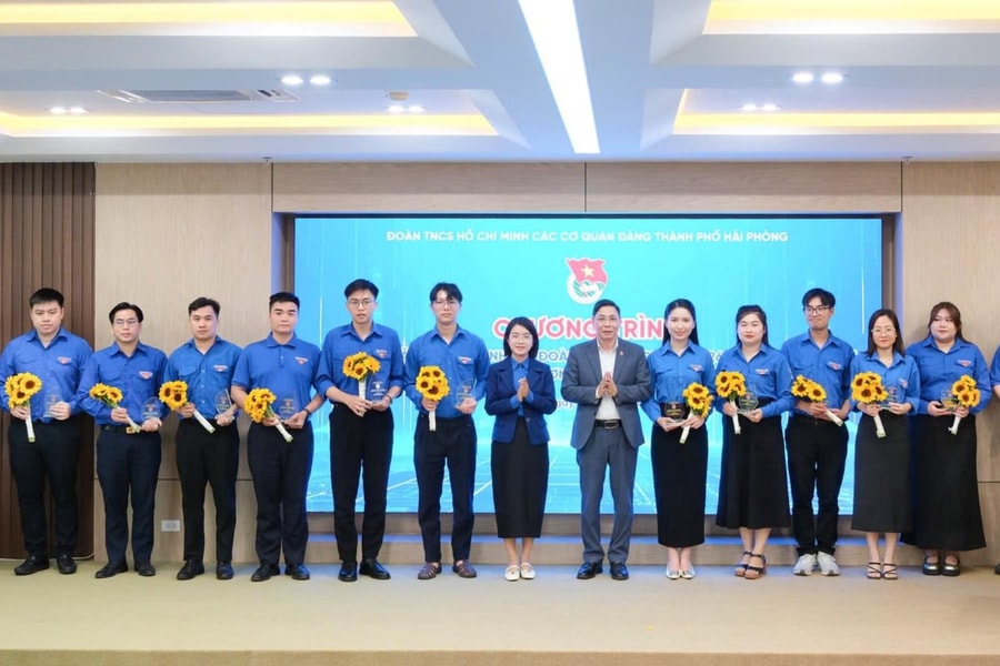 Biểu dương 15 đảng viên trẻ tiêu biểu các cơ quan Đảng thành phố Hải Phòng
